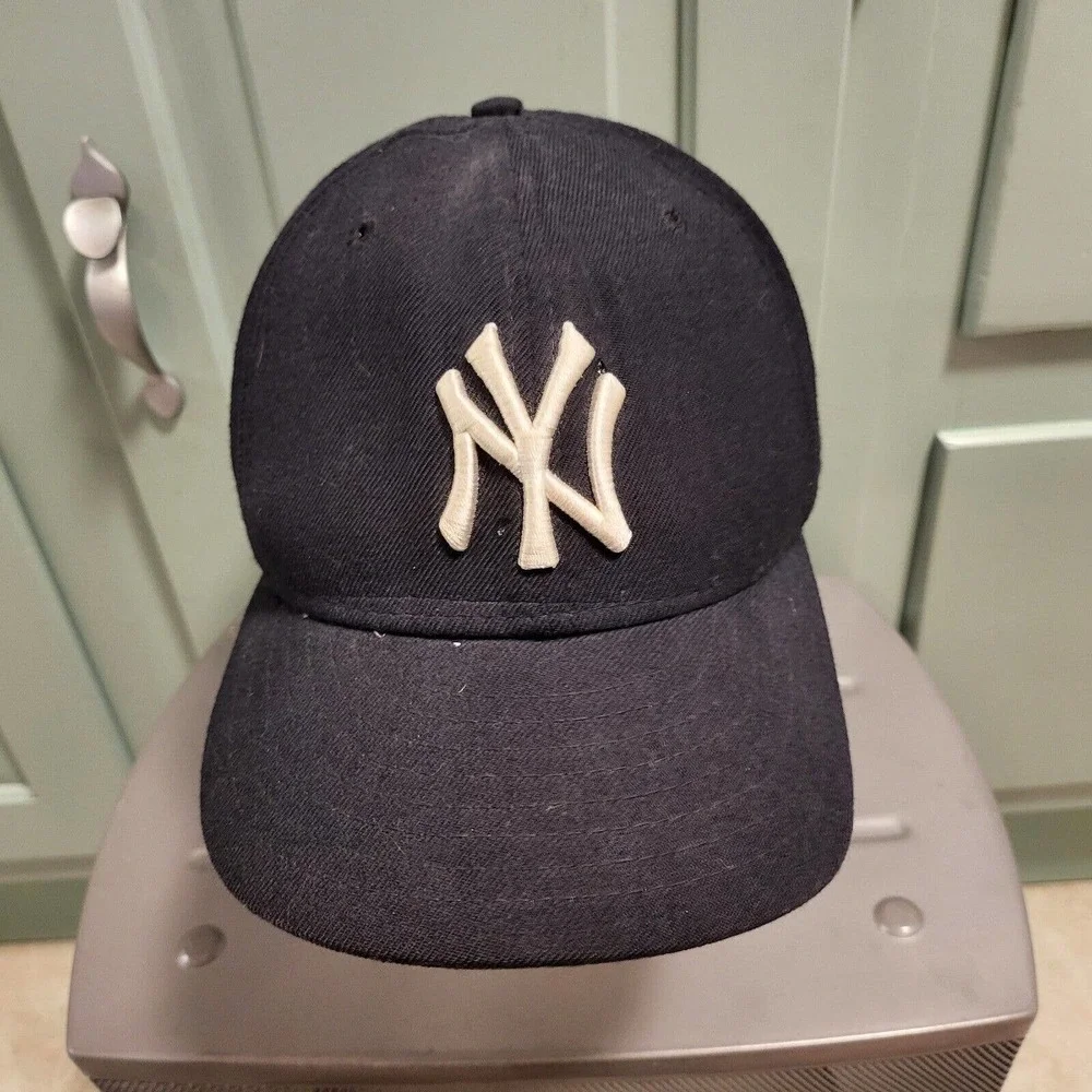 New Era selling vtg